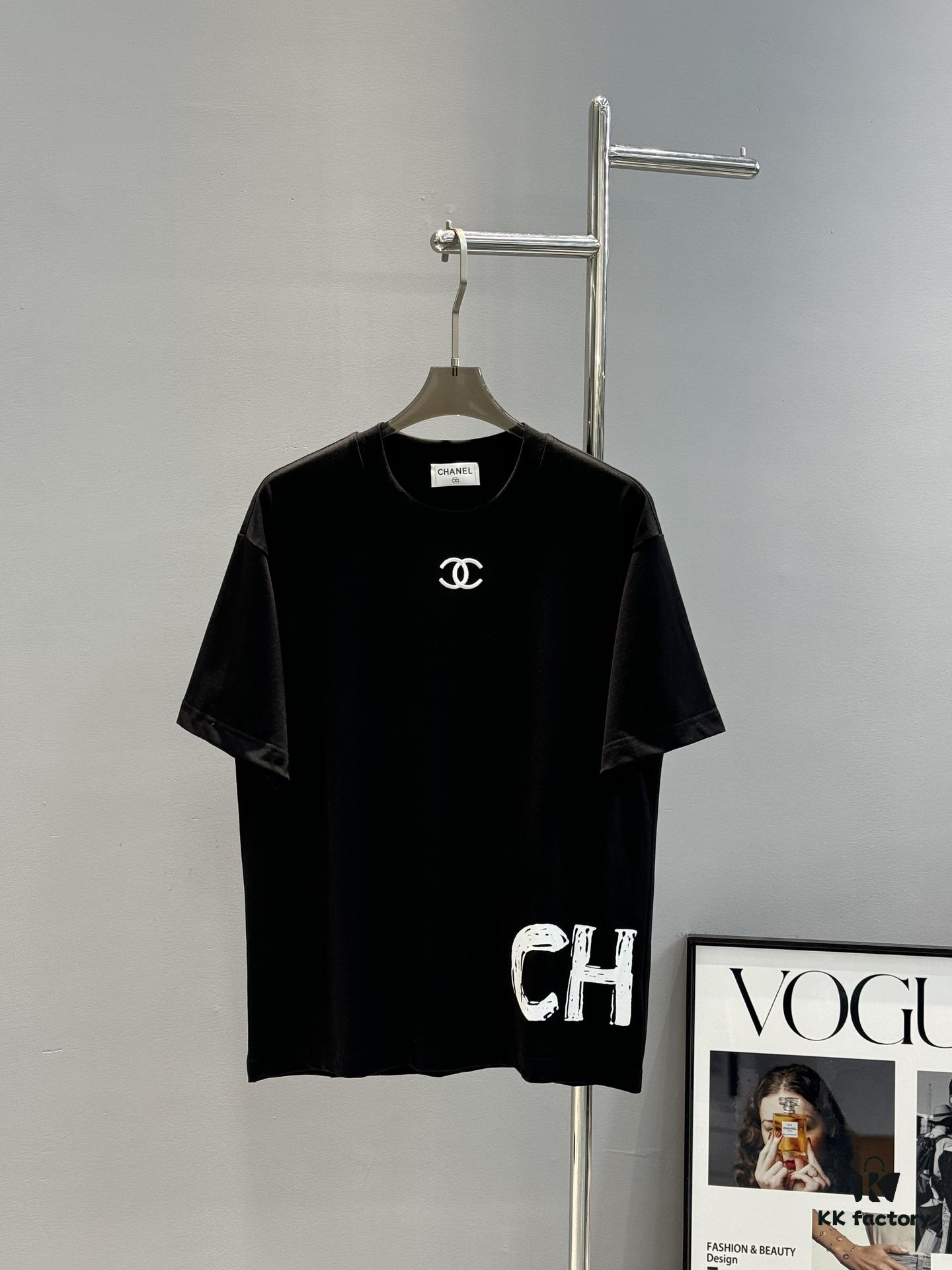 CHANEL 25s New Arrival Designer T-Shirt, Unisex Limited Edition – Classic Embroidery, Premium 280g 40s Double-Yarn Smooth Cotton Fabric, Soft and Comfortable