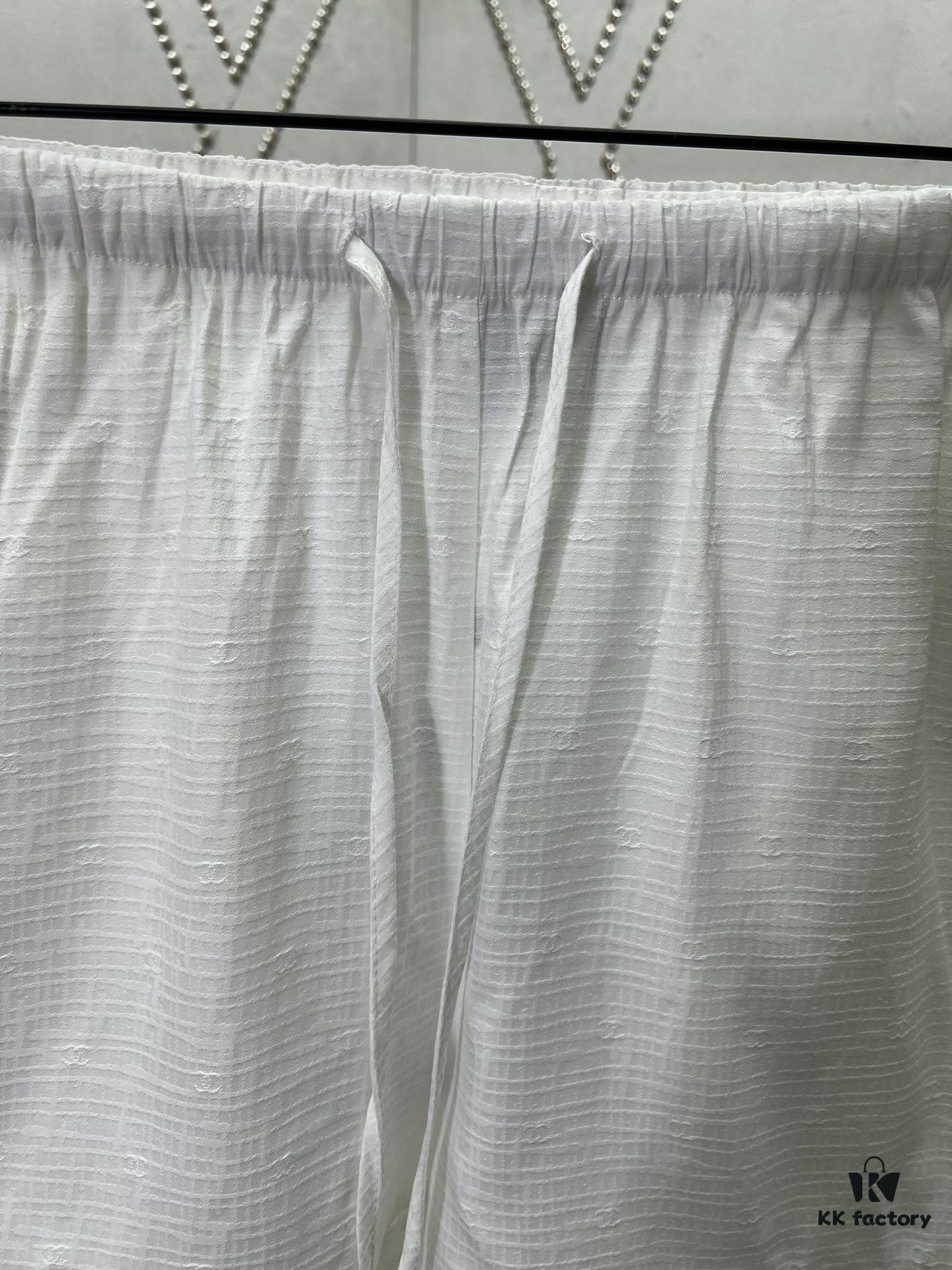 Chanel 25SS New Arrival Bermuda Shorts in Silk and Cotton Jacquard Solid Color with Openwork and Drawstring Casual Design