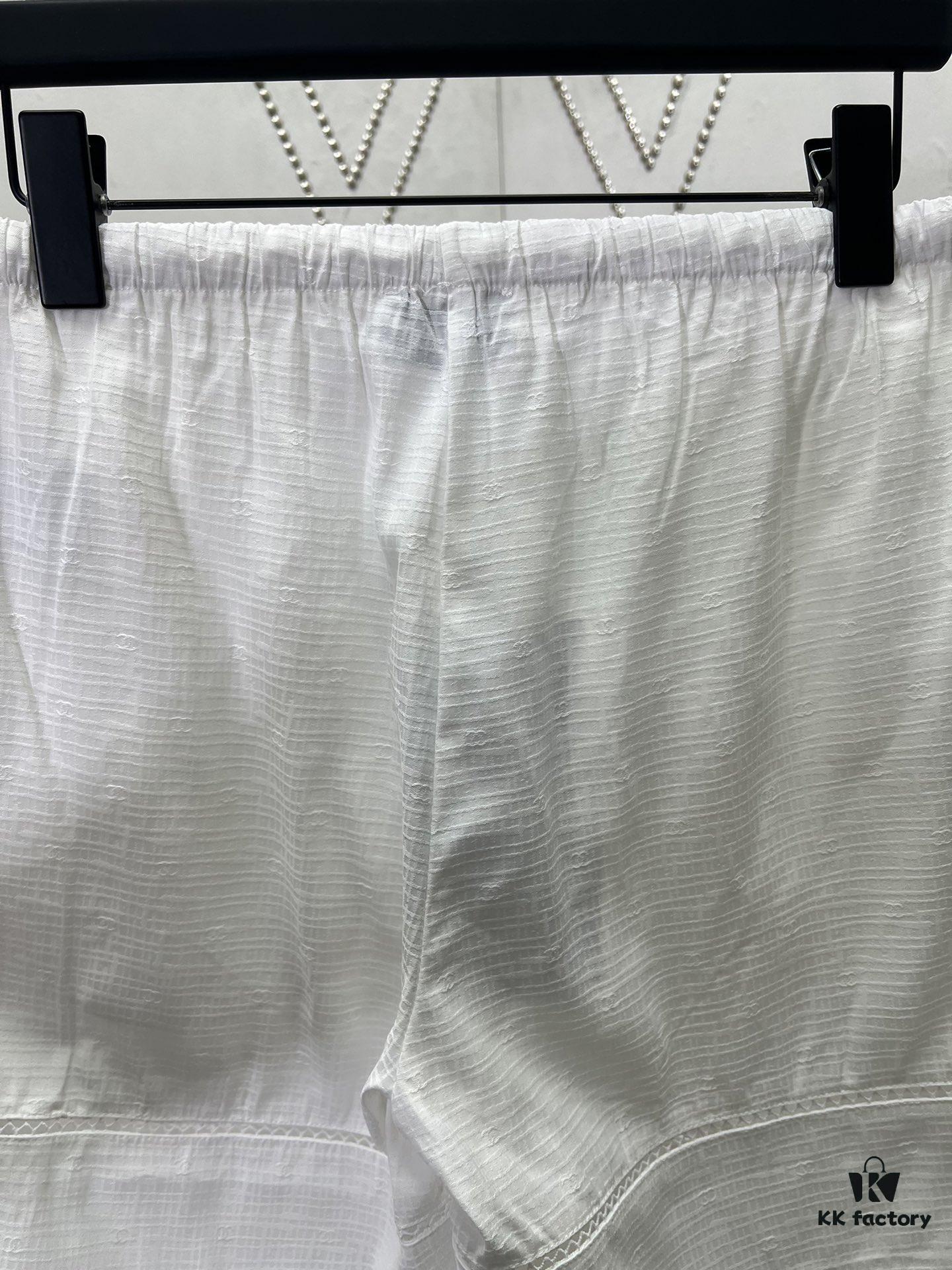 Chanel 25SS New Arrival Bermuda Shorts in Silk and Cotton Jacquard Solid Color with Openwork and Drawstring Casual Design