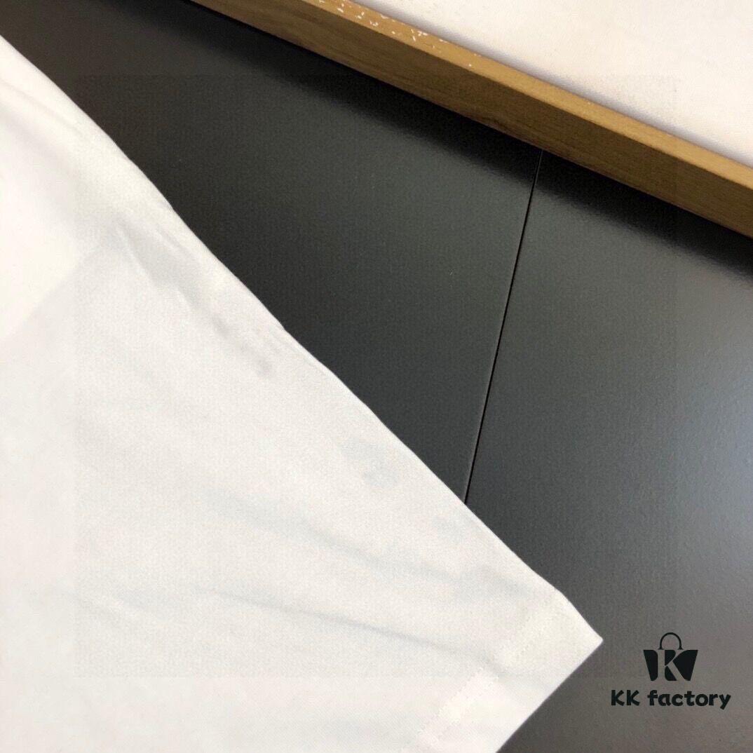 CHANEL Chanel 2025 New Men's Short Sleeve T-Shirt and Shorts Set! Official Website Synchronized Sales! High-End Version Available on Market! Exquisite Soft Touch for Ultimate Comfort! Excellent Three-Dimensional Tailoring and Silhouette!