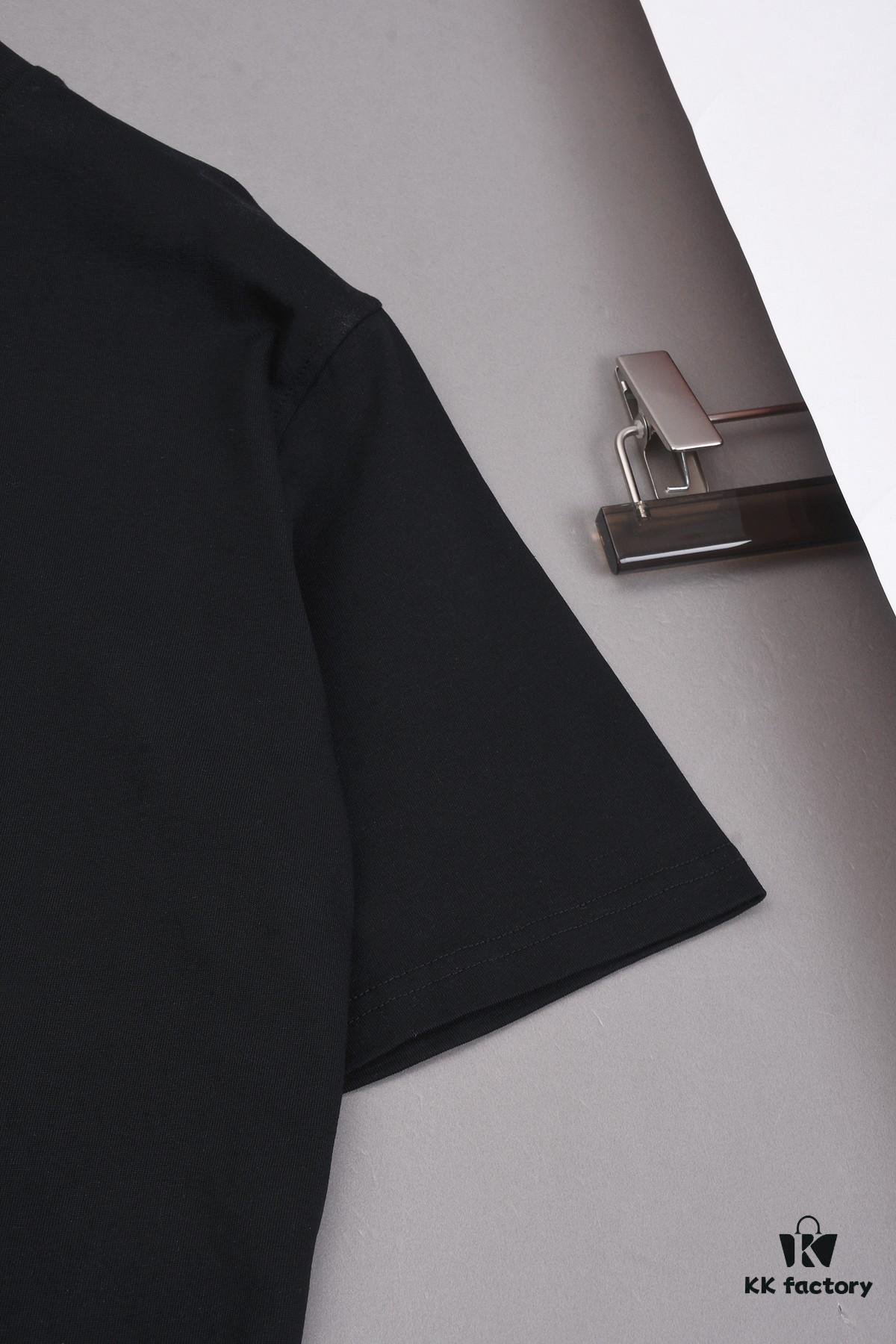 New Arrival 25S Chanel Flocked Pressure Gel T-Shirt, Pre-washed Cotton Fabric, Unisex Loose Fit, Soft and Skin-friendly