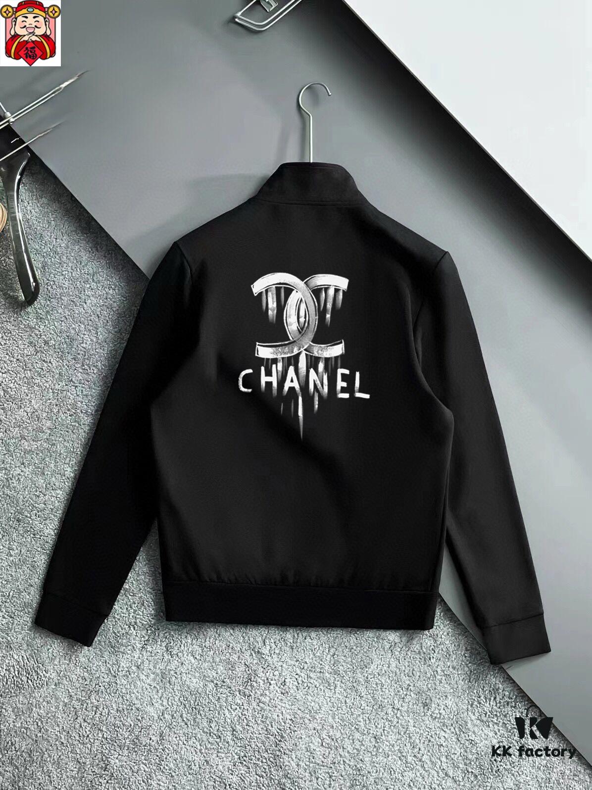 CHANEL (Perfect for Plus-Size) Hot-Selling 2025 New Arrival Cardigan Sweatshirt Set, Authentic Original Version, 100% Premium Natural Roman Cotton, Comfortable Fit, Elegant and Refined with Genuine Hardware