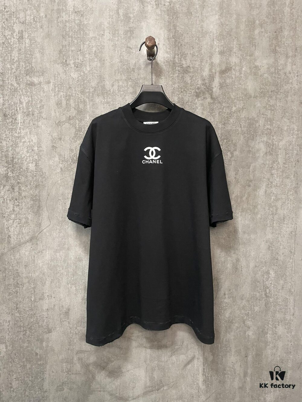 CHANEL Chanel 24SS Classic Logo Distressed Heavyweight Solid Short-Sleeve T-Shirt