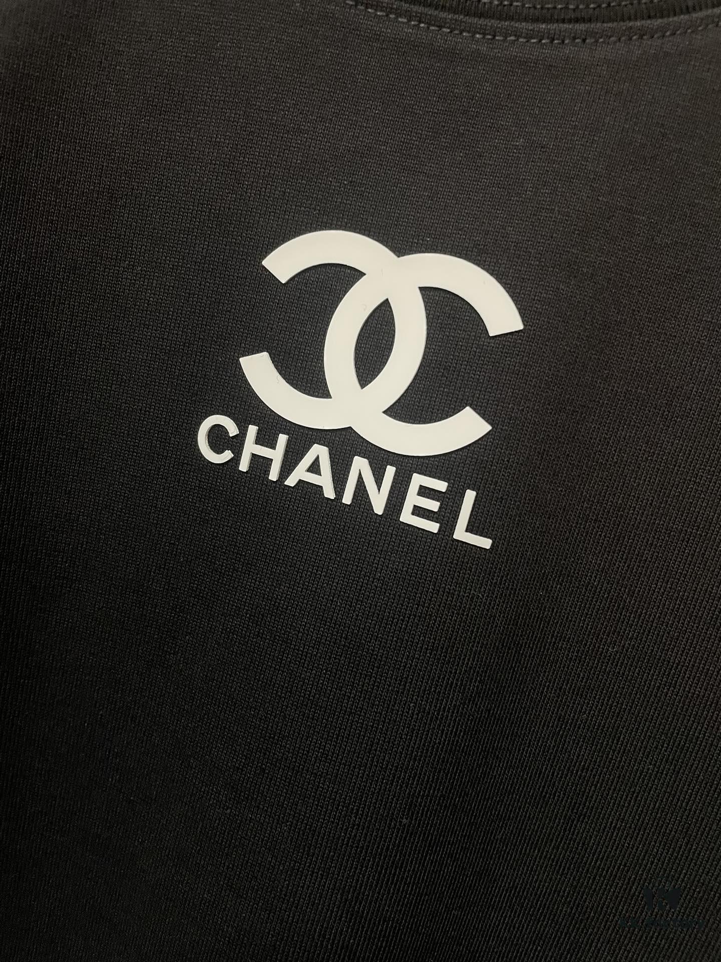 CHANEL Chanel 24SS Classic Logo Distressed Heavyweight Solid Short-Sleeve T-Shirt