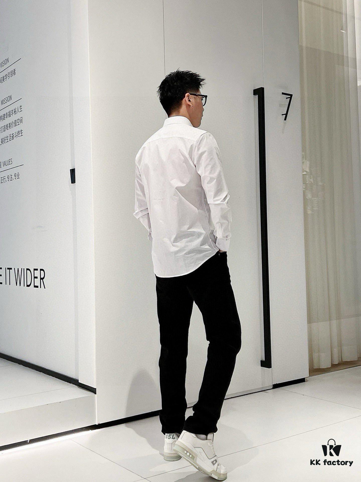 Chanel Men's Long-Sleeve Shirt, Ergonomic Three-Dimensional Cut, Natural Slim Fit, Hidden Placket Design, Premium Cotton Bamboo Fiber Fabric, Exquisite Craftsmanship, Elegant and Fashion-Forward