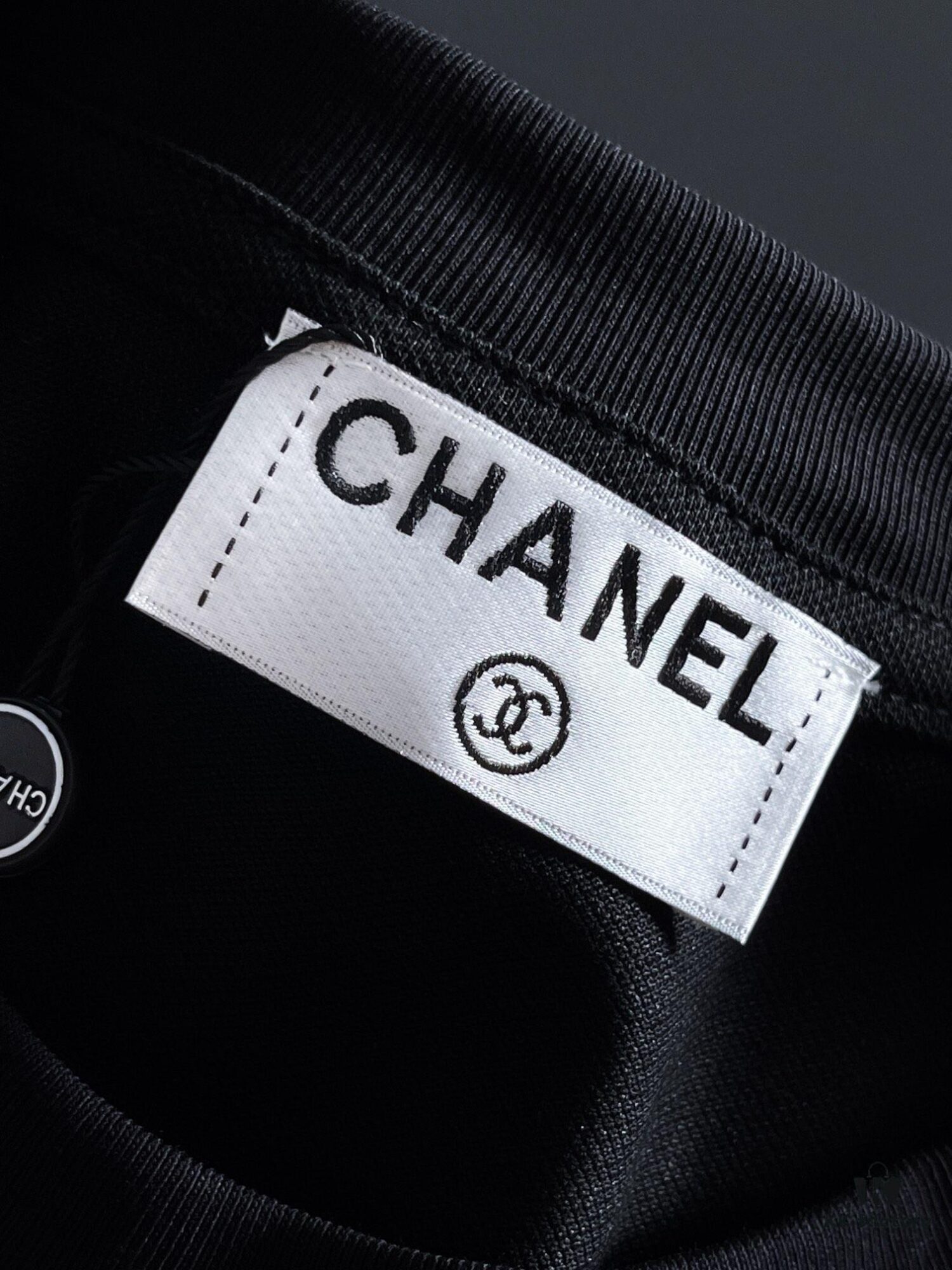 Chanel 2025 Latest Print Short Sleeve T-Shirt, High-Quality Boutique Original Order, Premium Imported Fabric with Exquisite Collar and Double-Stitched Craftsmanship