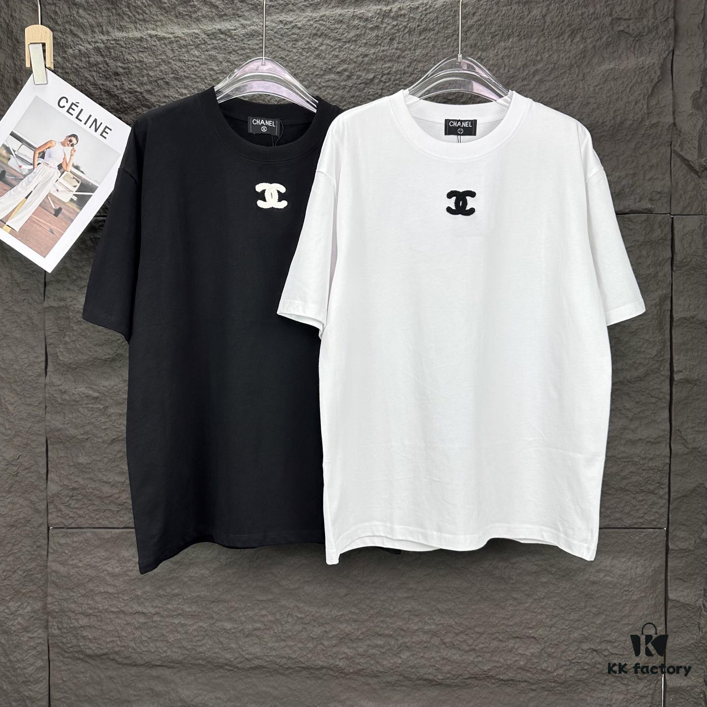 Chanel 2025 New Arrival Patch Embroidery Logo Couple T-Shirt