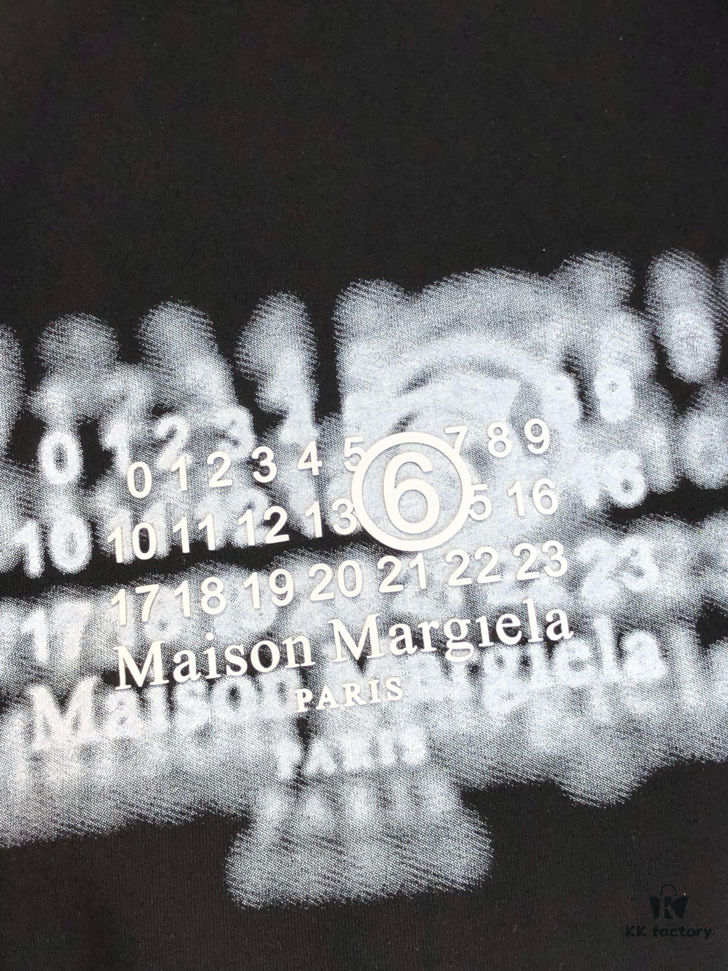 MM6 Maison Margiela 2025 Spring/Summer New Arrival Round Neck Short Sleeve T-Shirt with Dot Print and Debossed Lettering Craftsmanship, Made from 320g Double-Yarn Combed Cotton Fabric, Slightly Loose Fit, Soft and Substantial Fabric Texture, Unisex Design