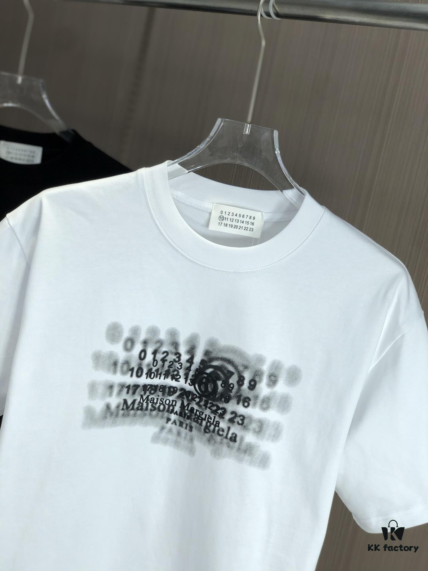 MM6 Maison Margiela 2025 Spring/Summer New Arrival Round Neck Short Sleeve T-Shirt with Dot Print and Debossed Lettering Craftsmanship, Premium 320g Double-Yarn Combed Cotton Fabric, Slightly Loose Unisex Fit