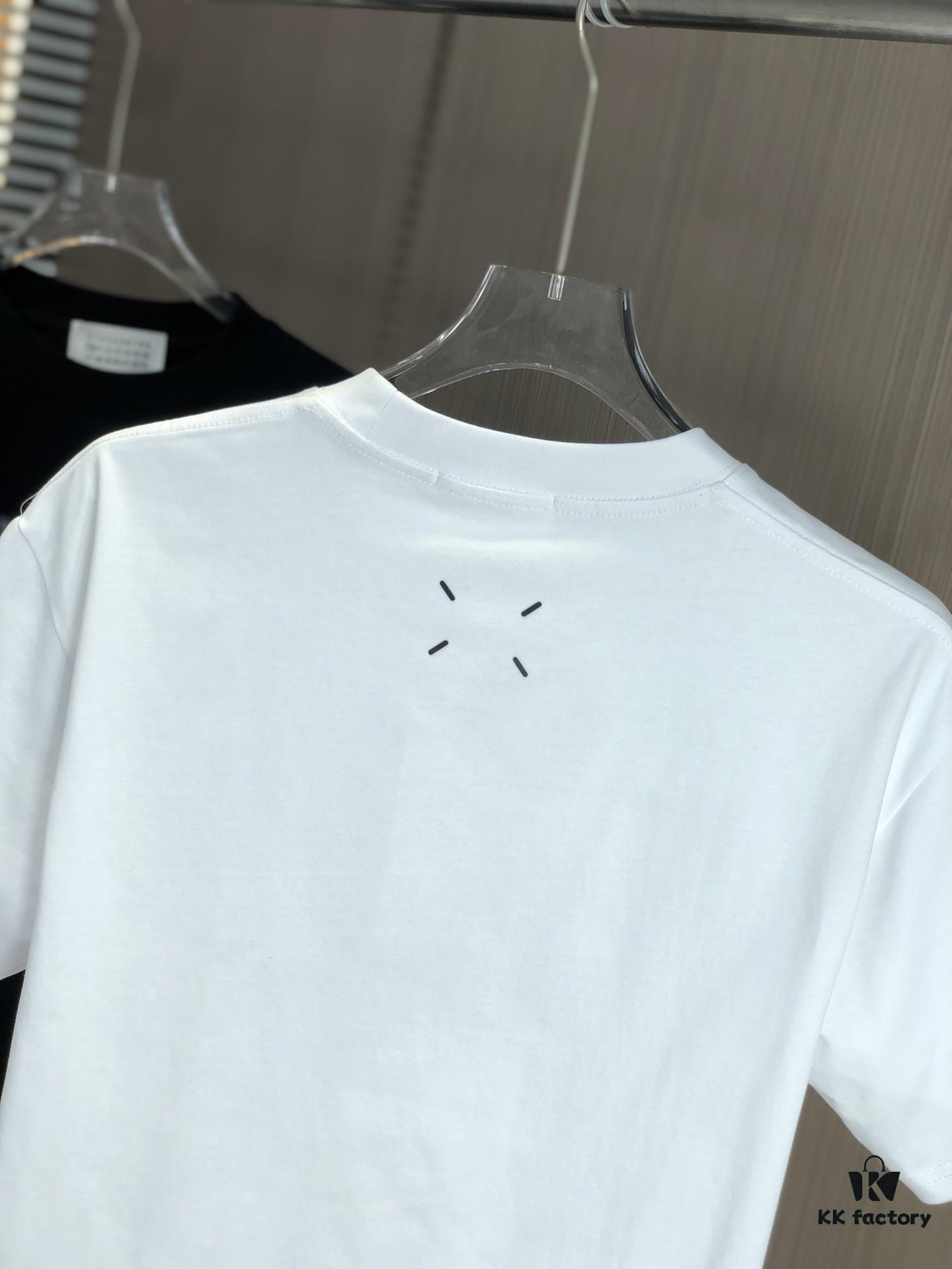 MM6 Maison Margiela 2025 Spring/Summer New Arrival Round Neck Short Sleeve T-Shirt with Dot Print and Debossed Lettering Craftsmanship, Premium 320g Double-Yarn Combed Cotton Fabric, Slightly Loose Unisex Fit