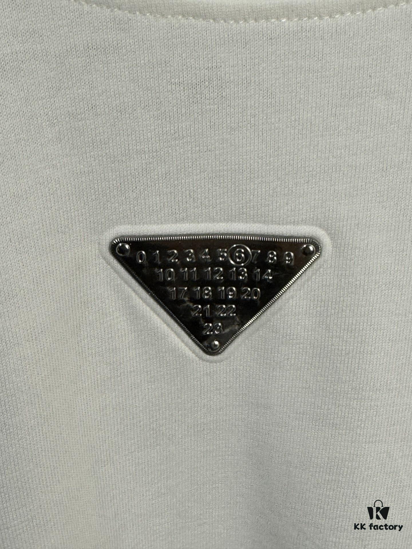 High-End Maison Margiela 2024 Triangle Logo Numeric Graphic T-Shirt