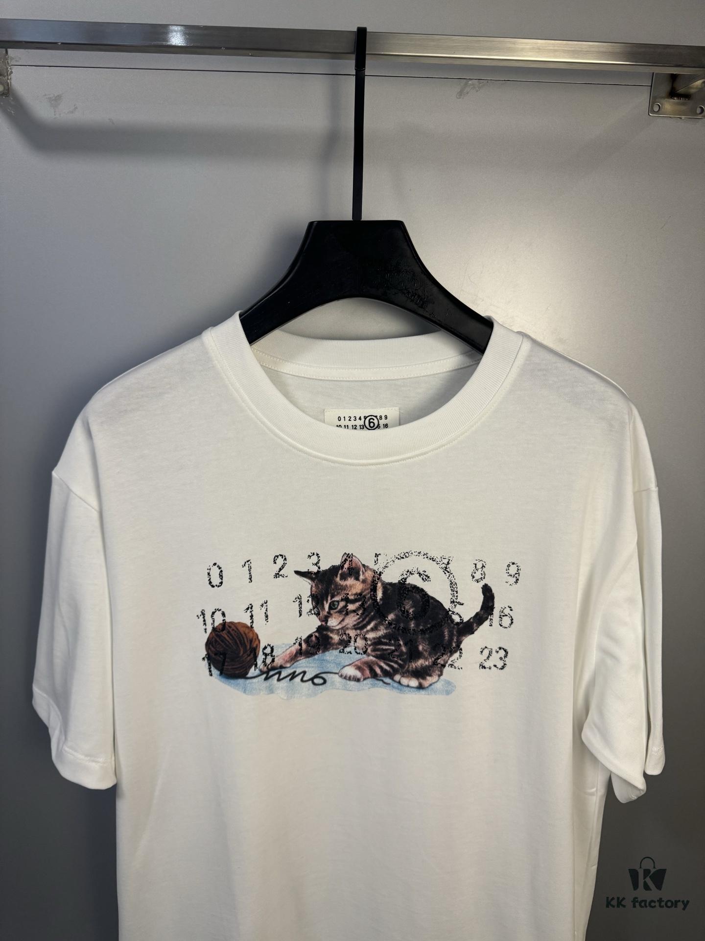 High-End Version Maison Margiela 2024 Cat Playing Ball Numeric Short Sleeve T-Shirt