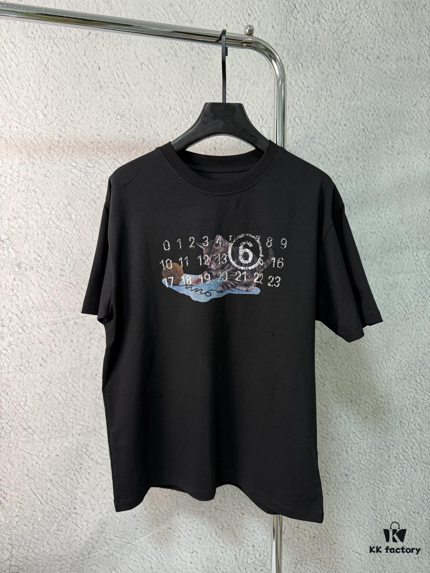 High-End Version Maison Margiela 2024 Cat Playing Ball Numeric Short Sleeve T-Shirt