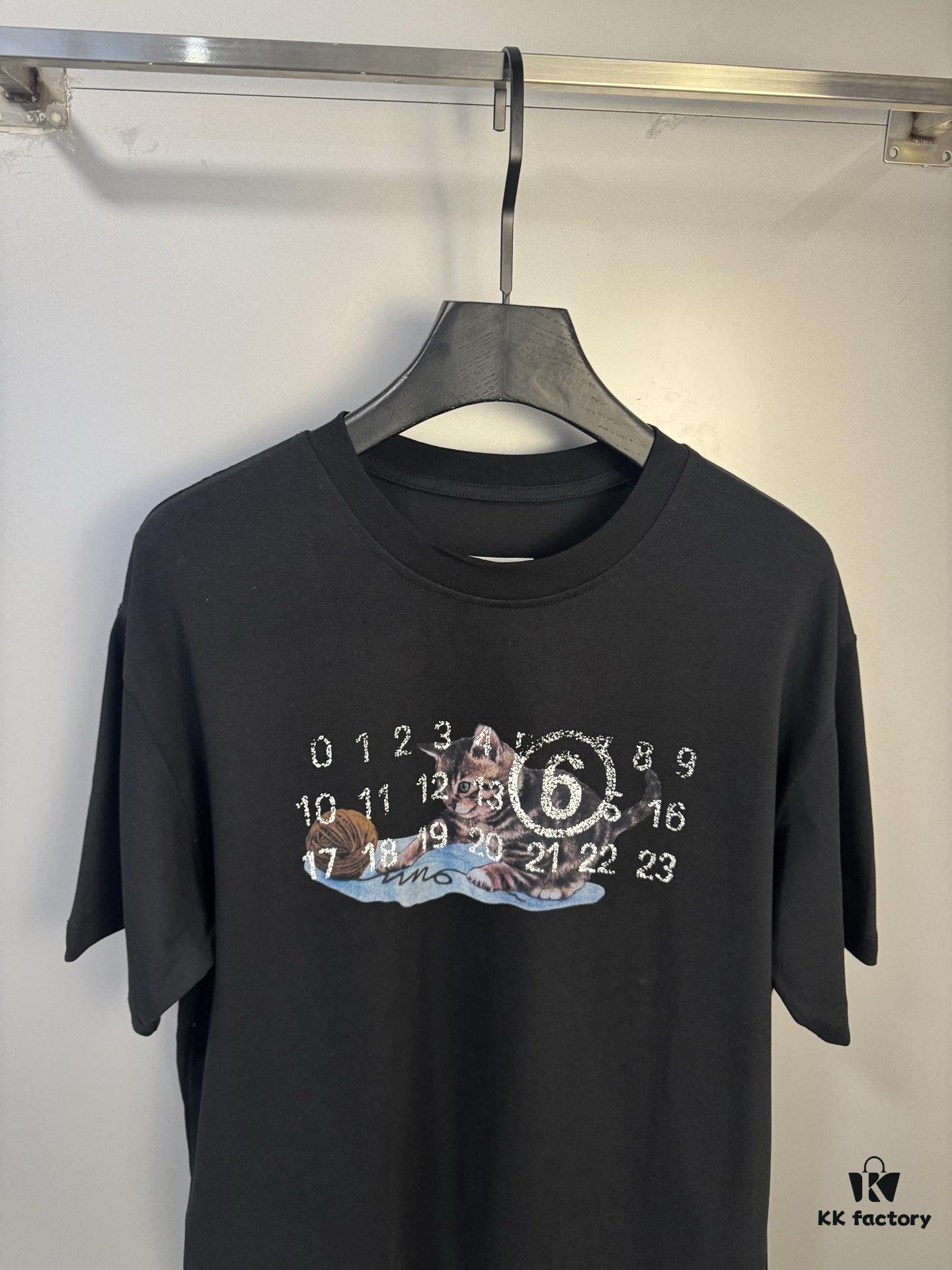 High-End Version Maison Margiela 2024 Cat Playing Ball Numeric Short Sleeve T-Shirt