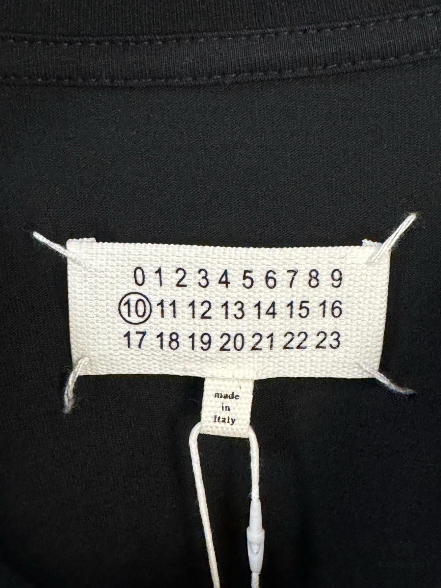 High-End Maison Margiela 2024 Irregular Patchwork Letter Short-Sleeve T-Shirt