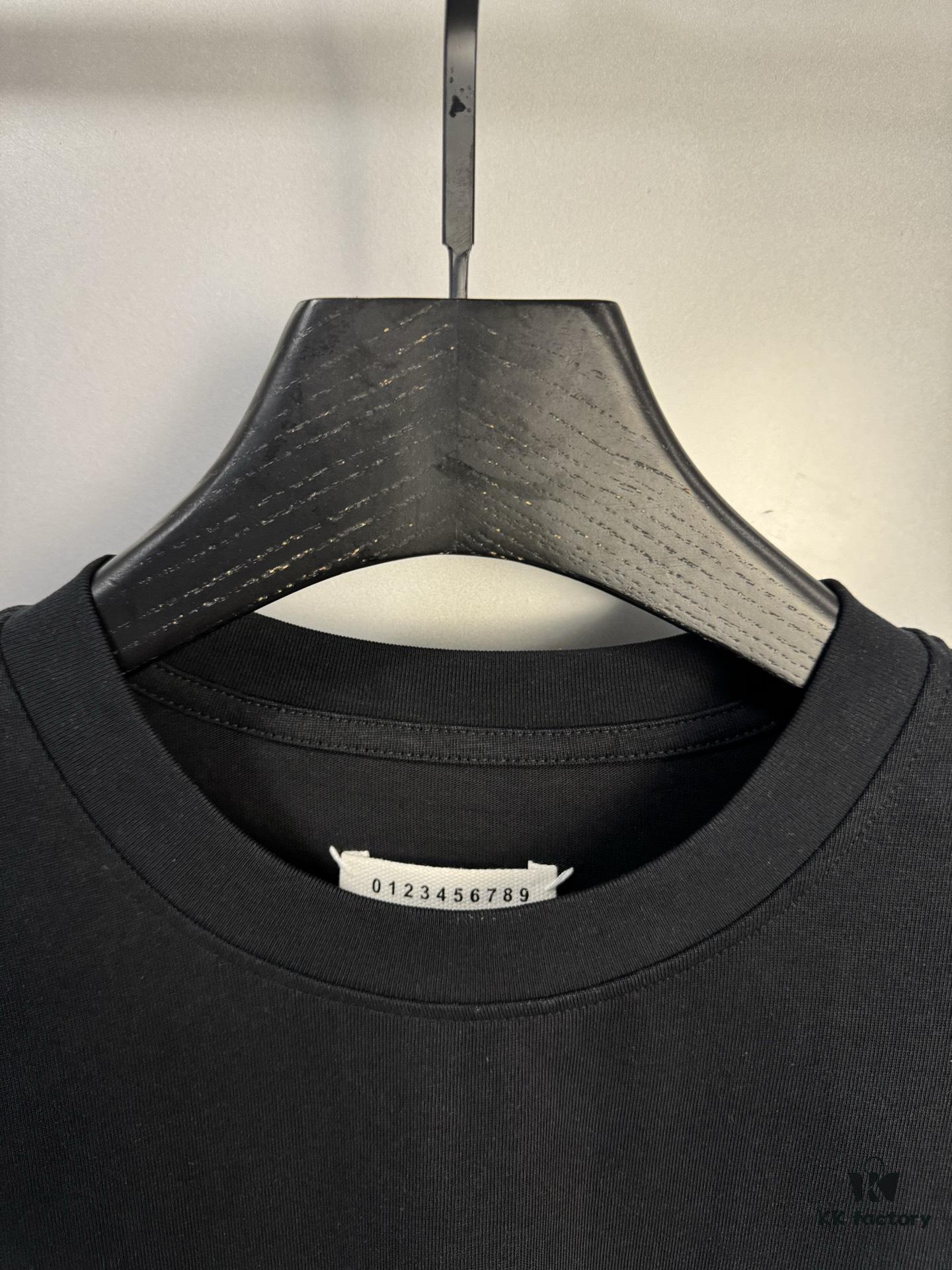 High-End Maison Margiela Embroidered Chest and Back Calendar Loop 6 Short Sleeve T-Shirt