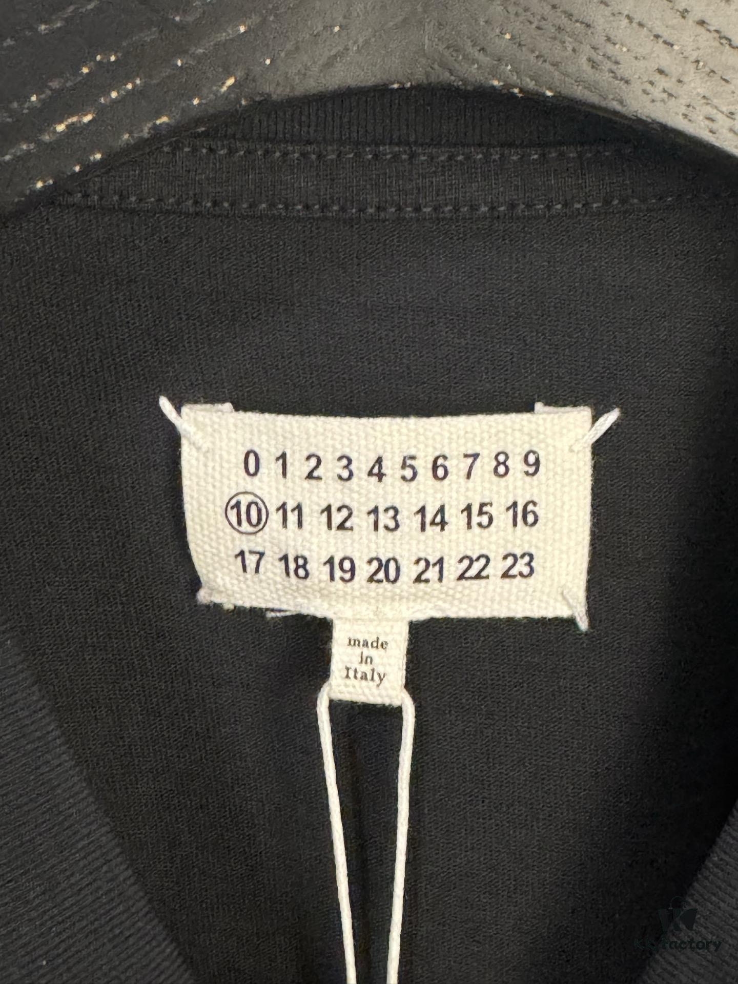 High-End Maison Margiela Embroidered Chest and Back Calendar Loop 6 Short Sleeve T-Shirt