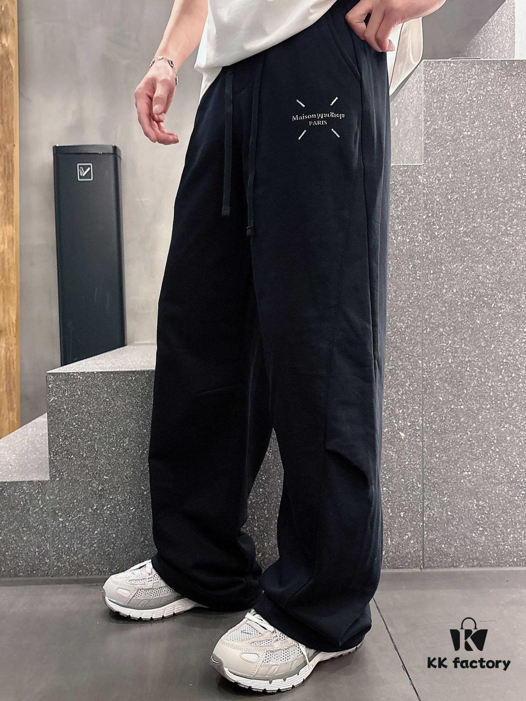 New Maison Margiela 2025 Spring/Summer New Arrival Casual Pants! Brand Classic Logo Casual Trousers, Custom Fabric, Excellent Comfort, Highly Recognizable Texture and Premium Craftsmanship