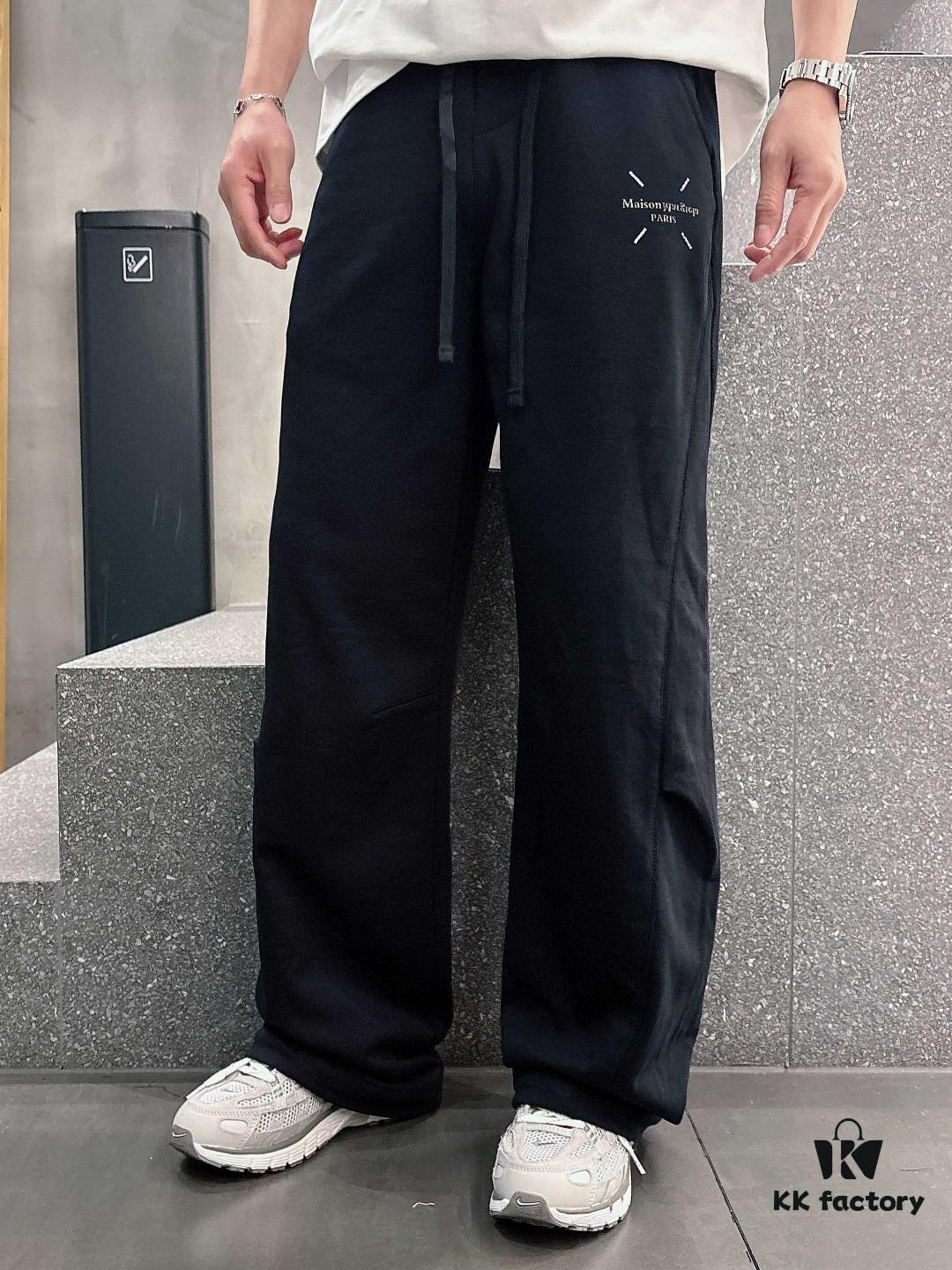 New Maison Margiela 2025 Spring/Summer New Arrival Casual Pants! Brand Classic Logo Casual Trousers, Custom Fabric, Excellent Comfort, Highly Recognizable Texture and Premium Craftsmanship