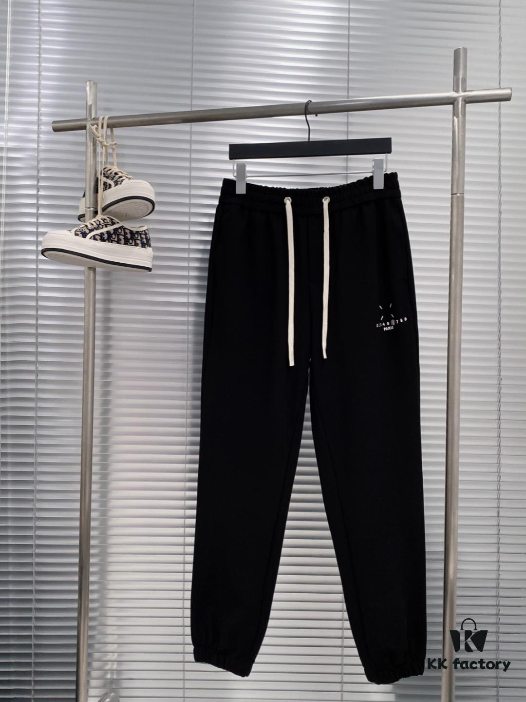 Maison Margiela 24FW Spring Autumn New Classic Number Logo Patch Pocket Four-Thread Embroidery Cuffed Casual Pants Unisex Couple Style, Simple and Low-Key