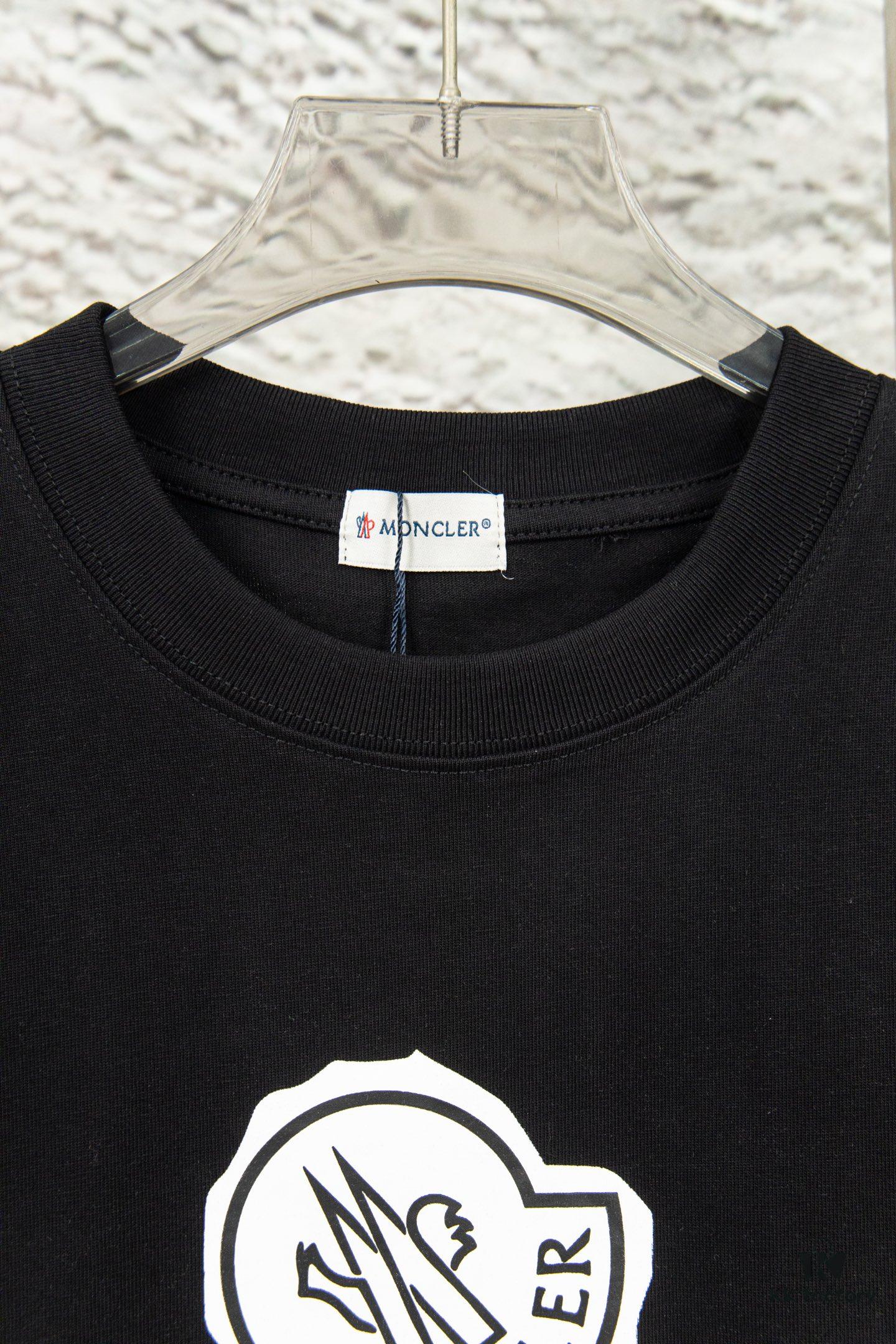 Moncler Minimalist Letter Small Logo Print Short Sleeve T-Shirt