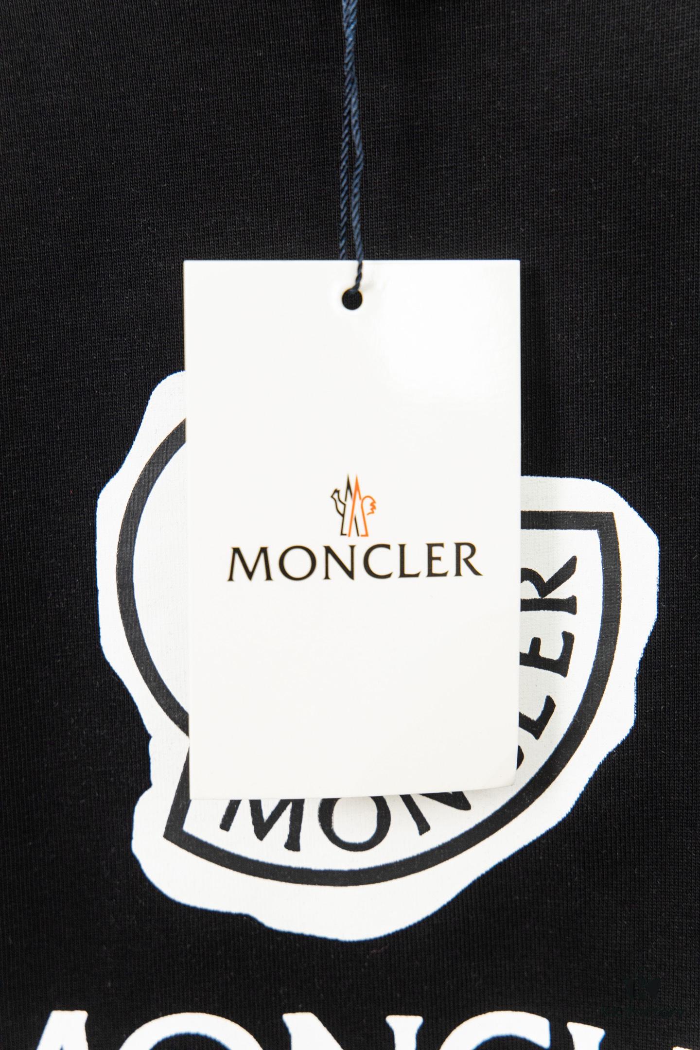 Moncler Minimalist Letter Small Logo Print Short Sleeve T-Shirt