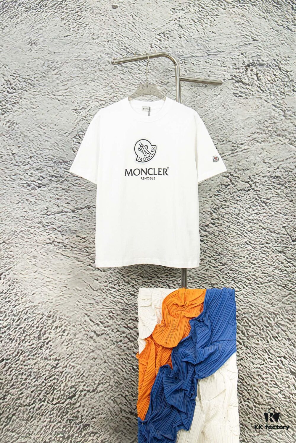 Moncler Y126 Minimalist Logo Print Short Sleeve T-Shirt in 270g Double-Brushed Pure Cotton