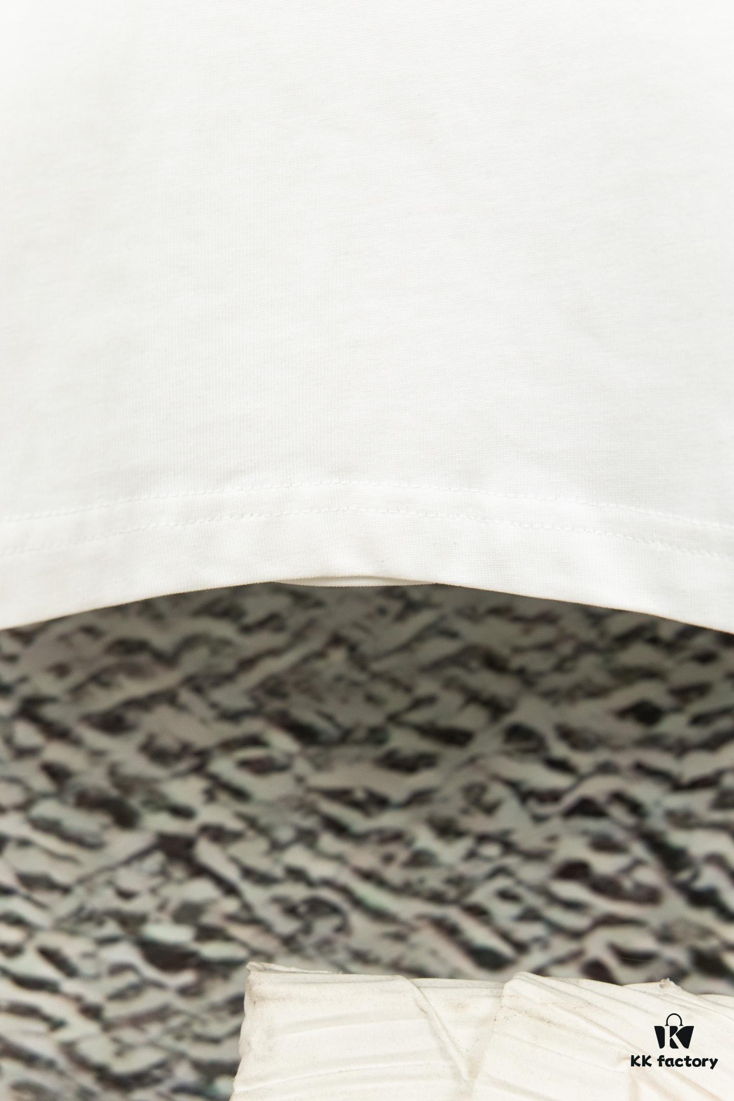 Moncler Y126 Minimalist Logo Print Short Sleeve T-Shirt in 270g Double-Brushed Pure Cotton