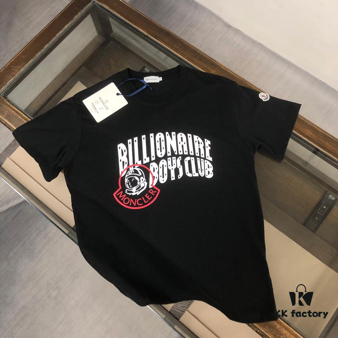 Moncler 25SS Summer New Arrival Round Neck Short-Sleeve T-Shirt! 270g Heavyweight Premium Cotton Fabric with Excellent Hand Feel and Texture, Slim Tailoring with Clean and Sharp Design, Stylish and Attractive, Exquisite Stitching and Craftsmanship, Outstanding Silhouette, Highly Breathable, Easy to Wear for All Ages – An Essential Wardrobe Staple for Men