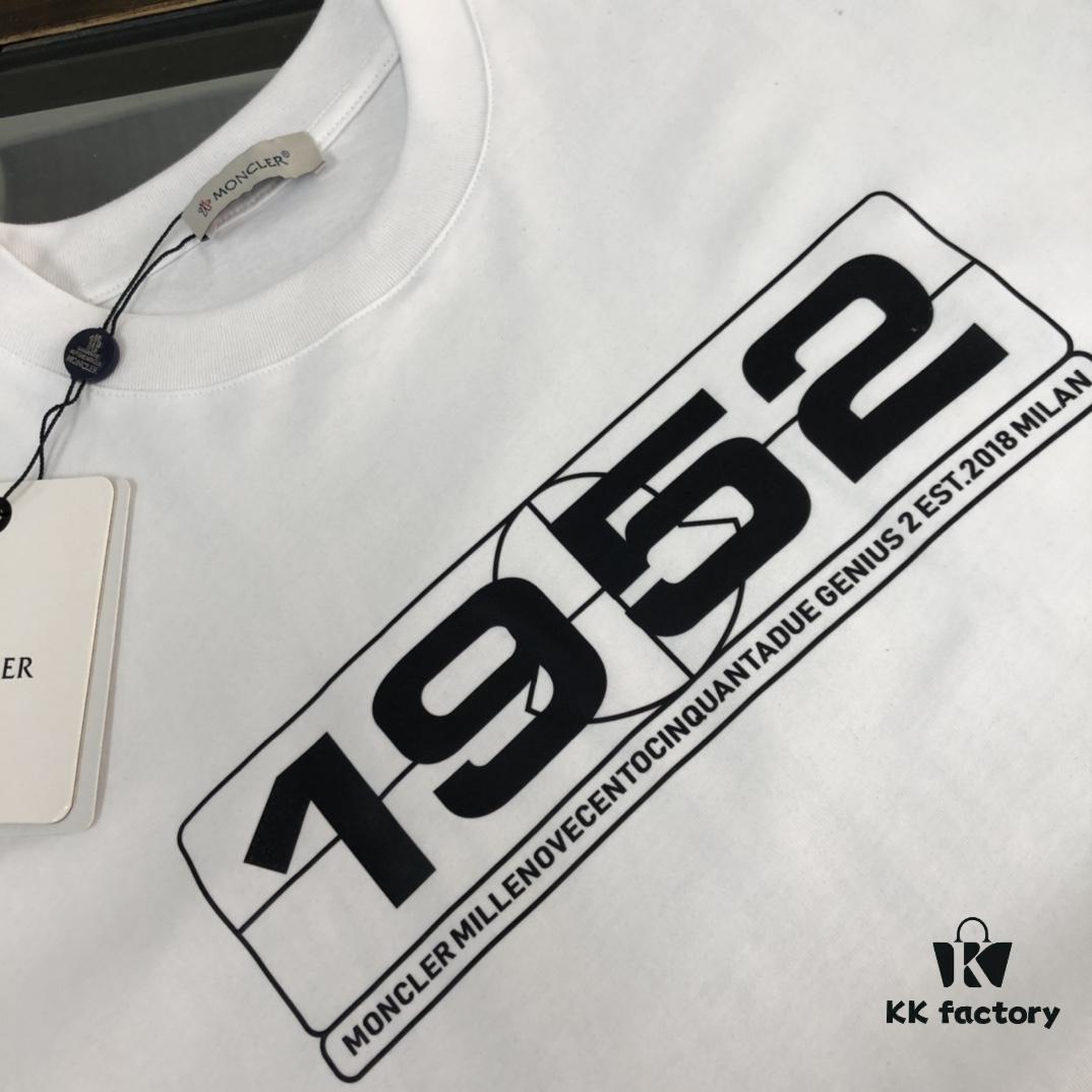 Moncler 25SS Summer New Arrival Round Neck Short-Sleeve T-Shirt, 270g Premium Heavyweight Cotton Fabric with Excellent Hand Feel and Texture, Slim Fit Tailoring, Clean and Sharp Design, Stylish and Attractive, Exquisite Stitching, Outstanding Silhouette, Highly Breathable, Easy to Wear for All Ages, an Essential Wardrobe Piece for Men