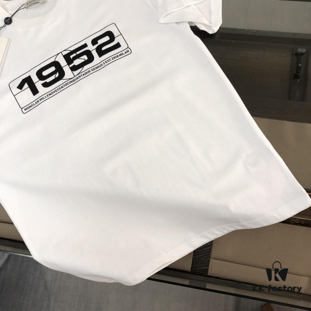 Moncler 25SS Summer New Arrival Round Neck Short-Sleeve T-Shirt, 270g Premium Heavyweight Cotton Fabric with Excellent Hand Feel and Texture, Slim Fit Tailoring, Clean and Sharp Design, Stylish and Attractive, Exquisite Stitching, Outstanding Silhouette, Highly Breathable, Easy to Wear for All Ages, an Essential Wardrobe Piece for Men