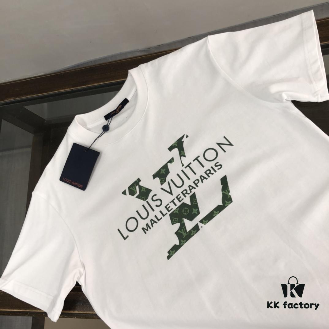 Moncler 25SS Summer New Arrival Round Neck Short-Sleeve T-Shirt! 270g Heavyweight Premium Cotton Fabric with Perfect Texture and Feel, Slim Fit Design Clean and Sharp, Exquisite Stitching, Stylish and Breathable, Flattering Silhouette, Effortlessly Worn by All Ages – Essential Wardrobe Staple for Men