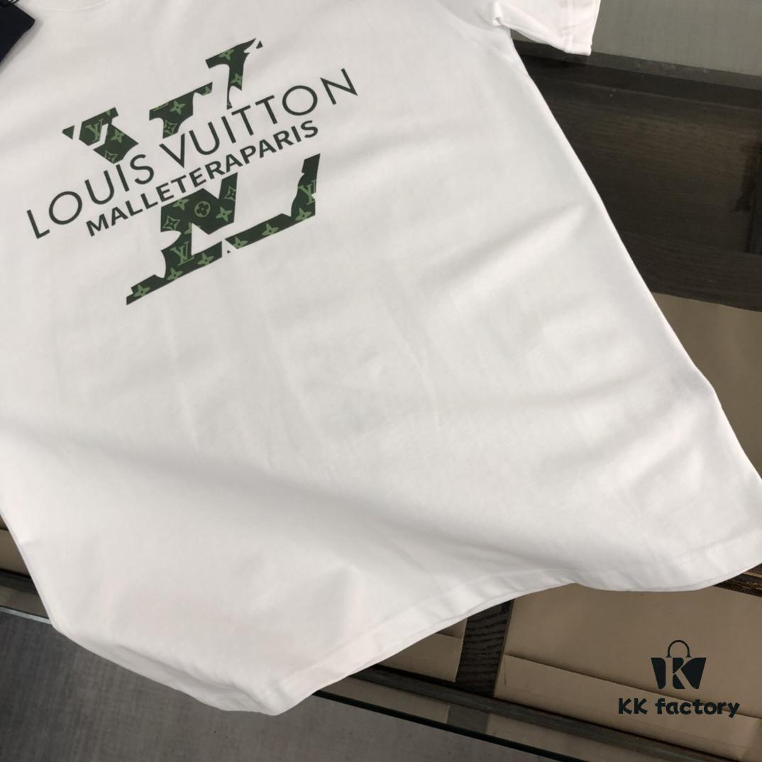 Moncler 25SS Summer New Arrival Round Neck Short-Sleeve T-Shirt! 270g Heavyweight Premium Cotton Fabric with Perfect Texture and Feel, Slim Fit Design Clean and Sharp, Exquisite Stitching, Stylish and Breathable, Flattering Silhouette, Effortlessly Worn by All Ages – Essential Wardrobe Staple for Men