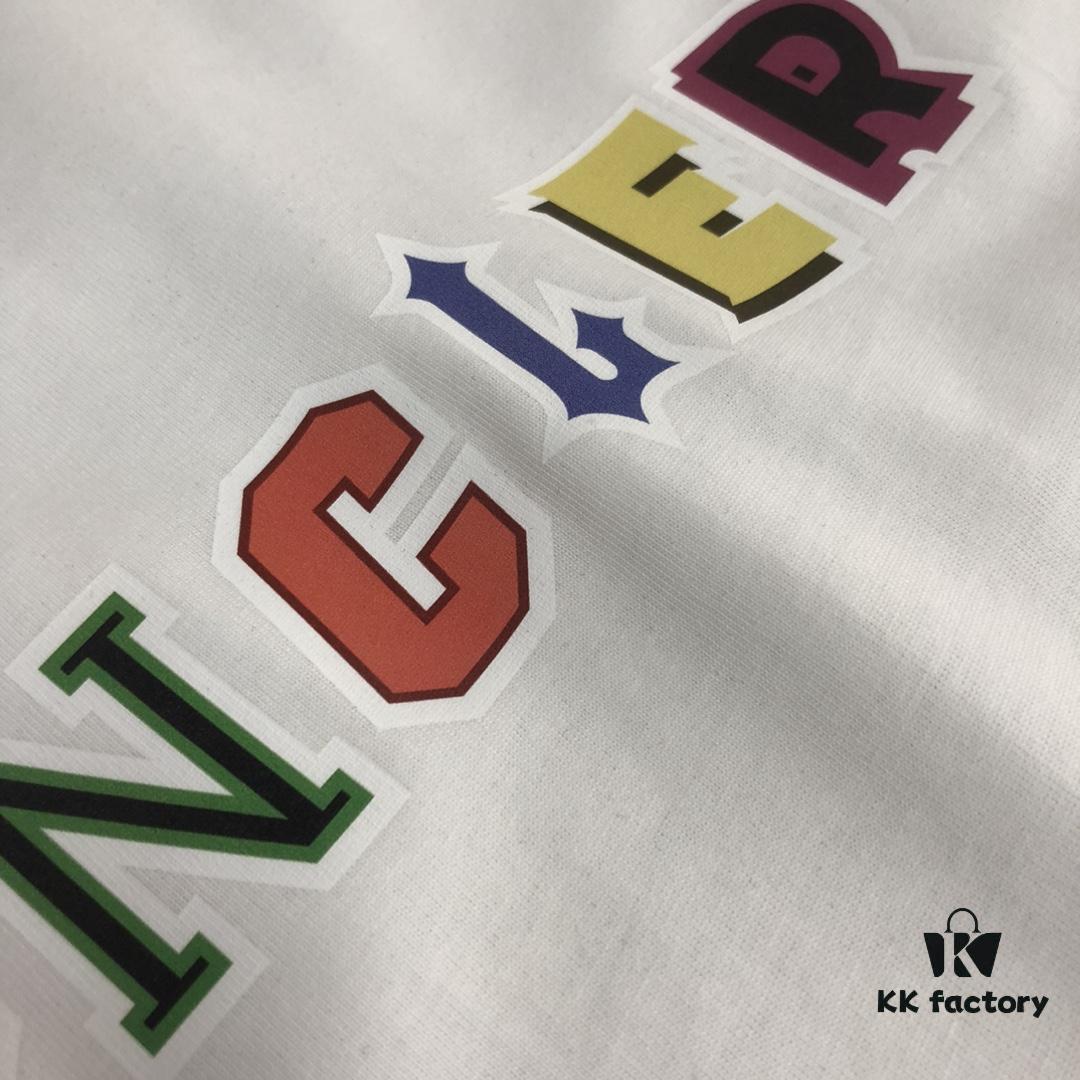 Moncler 25SS Summer New Arrival Round Neck Short-Sleeve T-Shirt, 270g Premium Cotton Fabric with Excellent Hand Feel and Quality, Slim Tailored Design, Clean and Sharp Cut, Exquisite Stitching, Superb Silhouette and Outstanding Breathability, Stylish and Versatile for All Ages – Essential Wardrobe Piece for Men