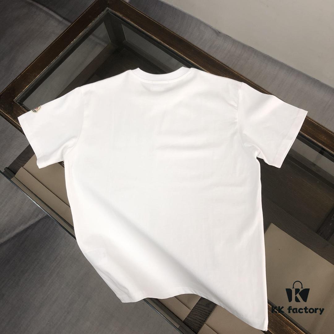 Moncler 25SS Summer New Arrival Round Neck Short-Sleeve T-Shirt, 270g Premium Cotton Fabric with Excellent Hand Feel and Quality, Slim Tailored Design, Clean and Sharp Cut, Exquisite Stitching, Superb Silhouette and Outstanding Breathability, Stylish and Versatile for All Ages – Essential Wardrobe Piece for Men
