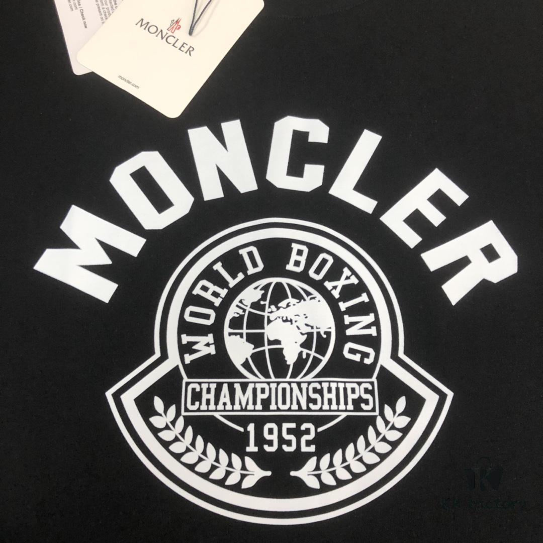 Moncler 25SS Summer New Arrival Round Neck Short-Sleeve T-Shirt, 270g Heavyweight Premium Cotton Fabric with Perfect Hand Feel and Texture, Slim Tailored Design, Clean and Sharp Cut, Exquisitely Stitched, Excellent Fit and Superior Breathability, Stylish and Versatile for All Ages – A Must-Have Wardrobe Essential for Men