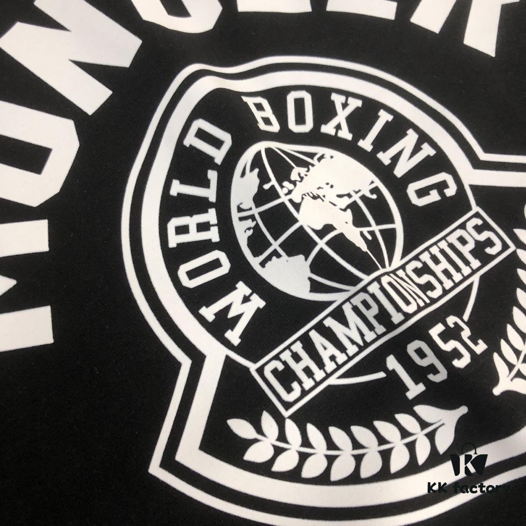 Moncler 25SS Summer New Arrival Round Neck Short-Sleeve T-Shirt, 270g Heavyweight Premium Cotton Fabric with Perfect Hand Feel and Texture, Slim Tailored Design, Clean and Sharp Cut, Exquisitely Stitched, Excellent Fit and Superior Breathability, Stylish and Versatile for All Ages – A Must-Have Wardrobe Essential for Men