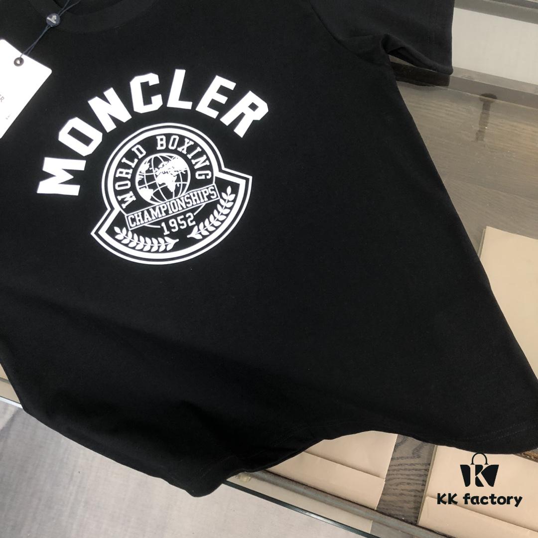 Moncler 25SS Summer New Arrival Round Neck Short-Sleeve T-Shirt, 270g Heavyweight Premium Cotton Fabric with Perfect Hand Feel and Texture, Slim Tailored Design, Clean and Sharp Cut, Exquisitely Stitched, Excellent Fit and Superior Breathability, Stylish and Versatile for All Ages – A Must-Have Wardrobe Essential for Men