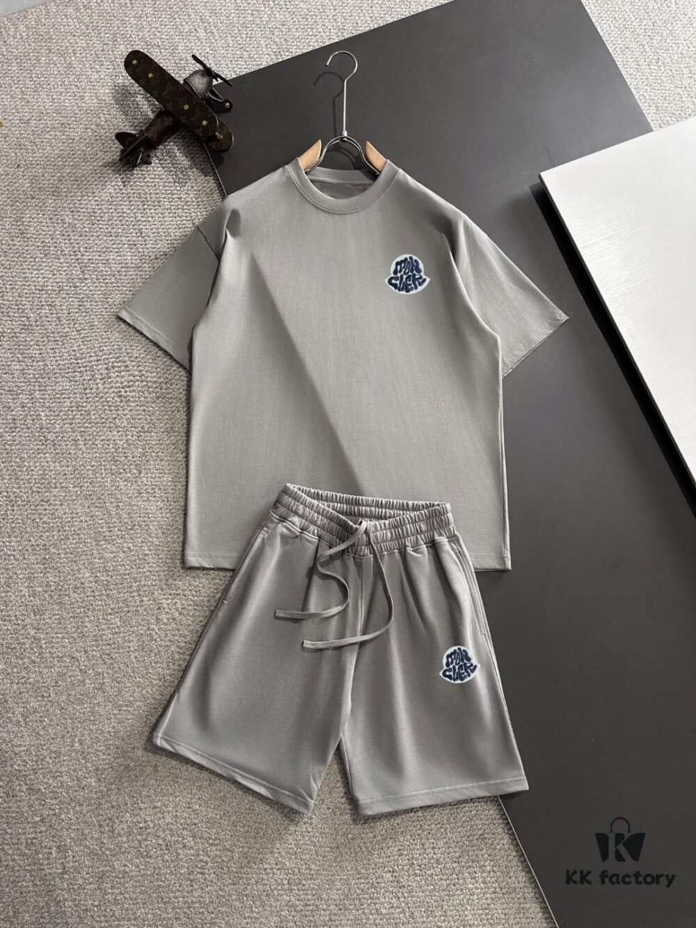 Moncler High-End Custom 2025 Spring/Summer New Casual Washed Set with Elastic Band, Wax-Dyed Textured Breathable Fabric