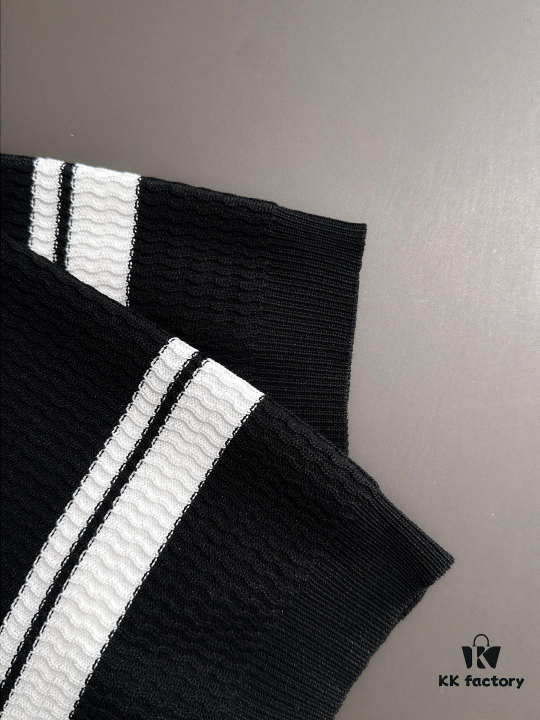 High-Quality Moncler 2025 Spring and Summer New Men's Turn-down Short-Sleeve T-Shirt