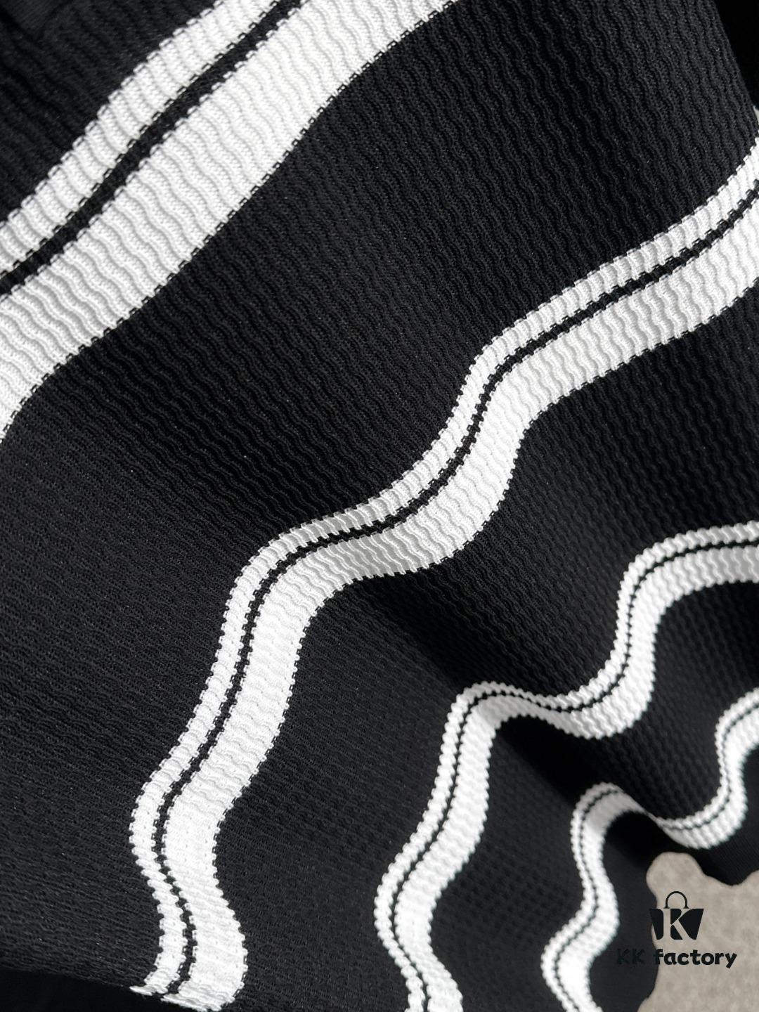 High-Quality Moncler 2025 Spring and Summer New Men's Turn-down Short-Sleeve T-Shirt