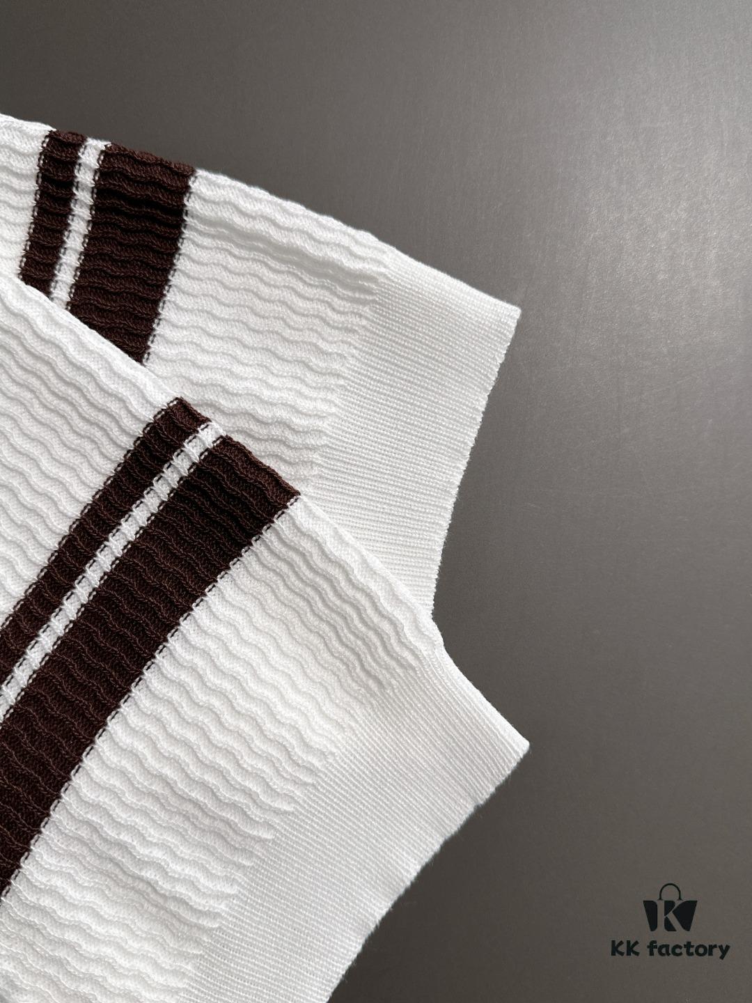 High-Quality Moncler 2025 Spring and Summer New Men's Turn-down Collar Short-Sleeve T-Shirt