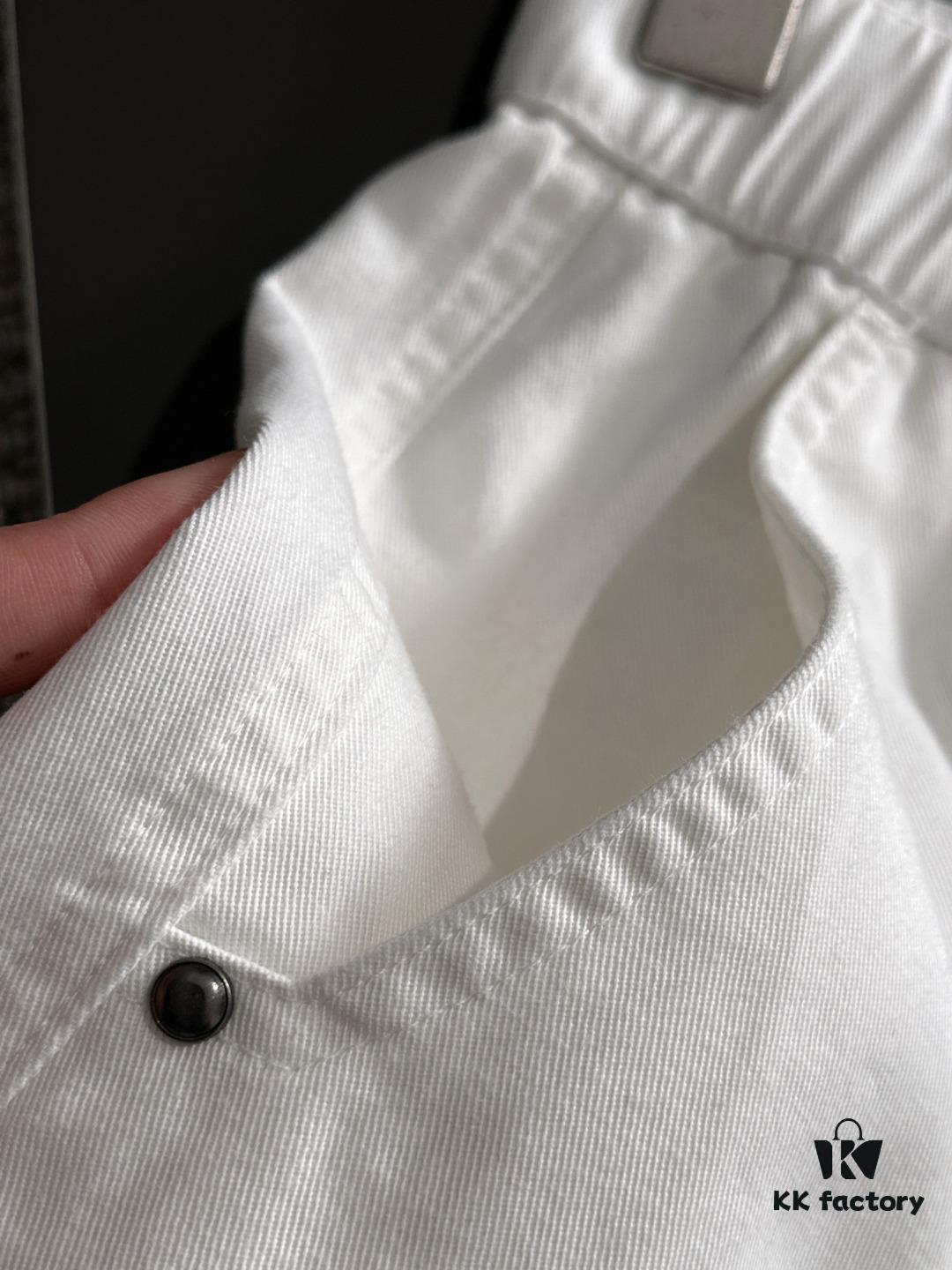 Moncler 2025 Spring and Summer New Arrival Elastic Waist Casual Pants, Lightweight Custom Counter Fabric, Highly Breathable and Comfortable, Exquisite Details, Brand-Driven Design Concept Reflecting High Quality, Smooth and Soft Touch