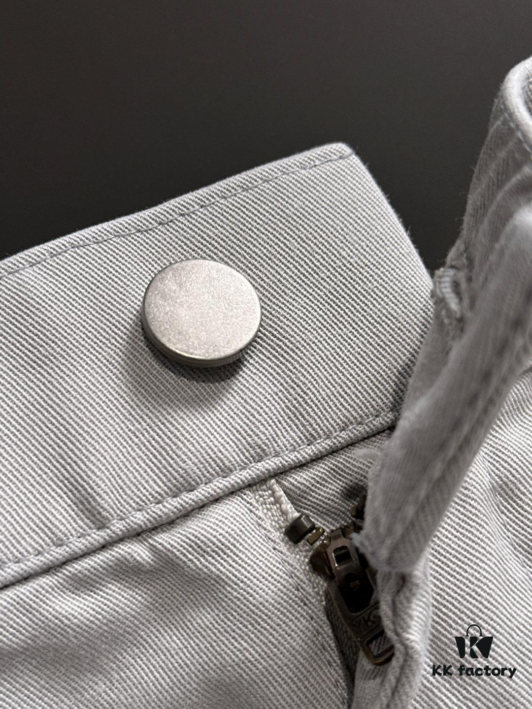 Moncler 2025 Spring and Summer New Arrival Elastic Waist Casual Pants, Thin Style Custom Counter Fabric, Highly Breathable and Comfortable, Exquisite Details, Brand Design Concept Reflecting High Quality, Soft and Smooth Hand Feel, Presenting a Leisure Cut with Excellent Fit