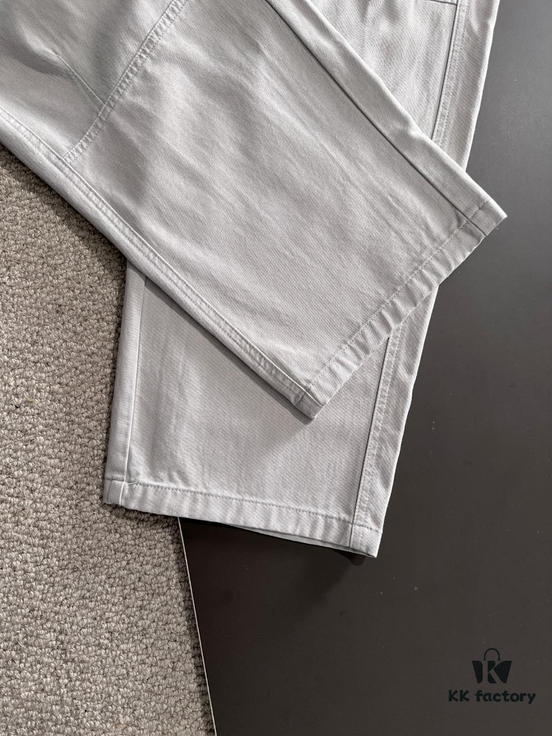 Moncler 2025 Spring and Summer New Arrival Elastic Waist Casual Pants, Thin Style Custom Counter Fabric, Highly Breathable and Comfortable, Exquisite Details, Brand Design Concept Reflecting High Quality, Soft and Smooth Hand Feel, Presenting a Leisure Cut with Excellent Fit