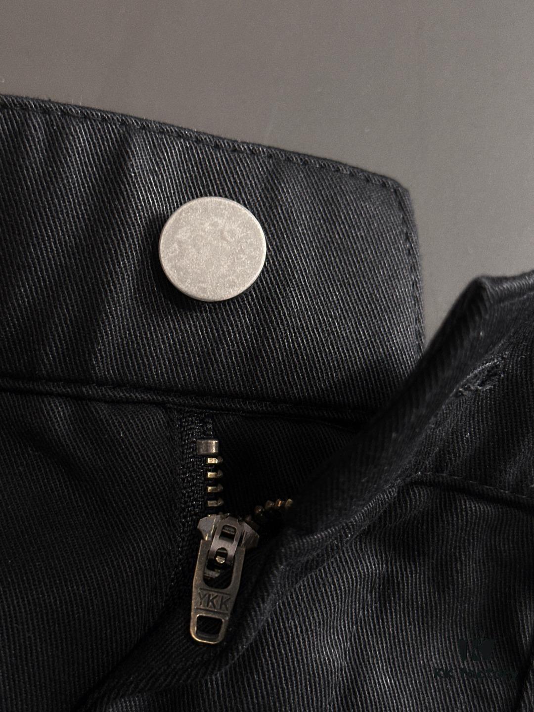 Moncler 2025 Spring/Summer New Elastic Waist Casual Pants, Lightweight Custom Fabric from Cabinet, Highly Breathable and Comfortable, Exquisite Details, Brand Design Concept Reflecting High Quality, Soft and Delicate Touch