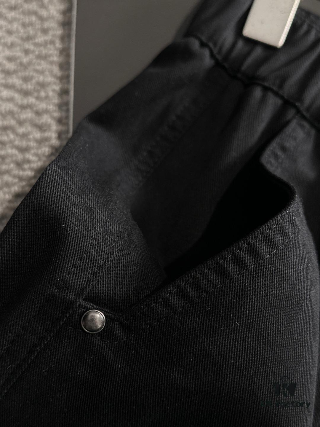 Moncler 2025 Spring/Summer New Elastic Waist Casual Pants, Lightweight Custom Fabric from Cabinet, Highly Breathable and Comfortable, Exquisite Details, Brand Design Concept Reflecting High Quality, Soft and Delicate Touch