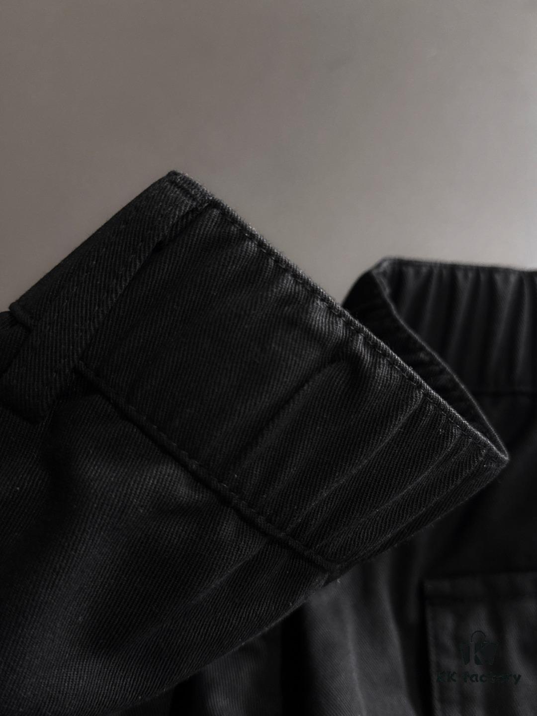 Moncler 2025 Spring/Summer New Elastic Waist Casual Pants, Lightweight Custom Fabric from Cabinet, Highly Breathable and Comfortable, Exquisite Details, Brand Design Concept Reflecting High Quality, Soft and Delicate Touch