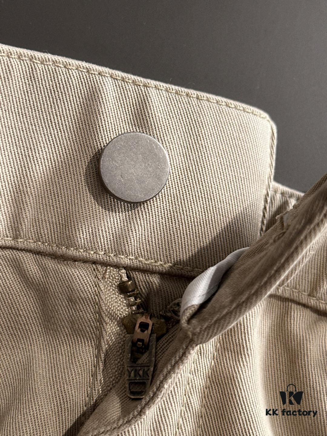 Moncler 2025 Spring and Summer New Arrival Elastic Waist Casual Pants, Lightweight Exclusive Cabinet Custom Fabric, Highly Breathable and Comfortable, Exquisite Details, Brand-Oriented Design Concept Reflecting High Quality, Soft and Smooth Texture, Showcasing a Stylish Relaxed Cut with Excellent Fit