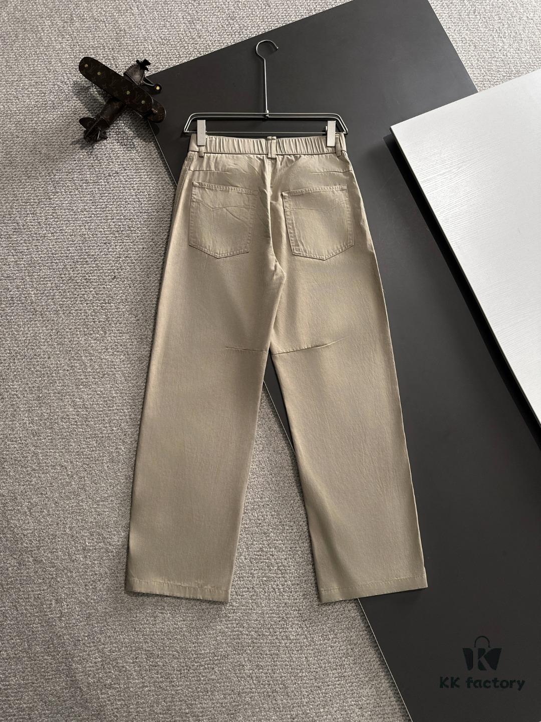 Moncler 2025 Spring and Summer New Arrival Elastic Waist Casual Pants, Lightweight Exclusive Cabinet Custom Fabric, Highly Breathable and Comfortable, Exquisite Details, Brand-Oriented Design Concept Reflecting High Quality, Soft and Smooth Texture, Showcasing a Stylish Relaxed Cut with Excellent Fit